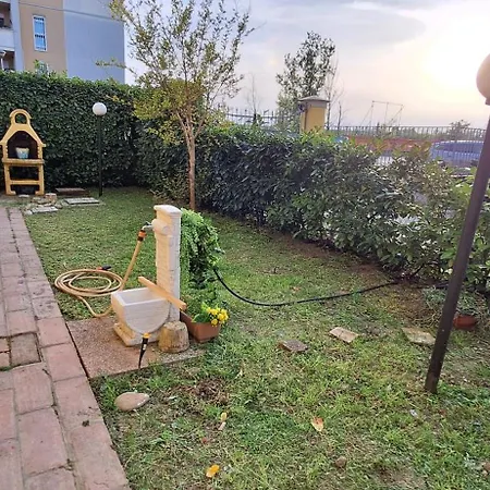 Apartamento Casa Anna - Piano T E Giardino *